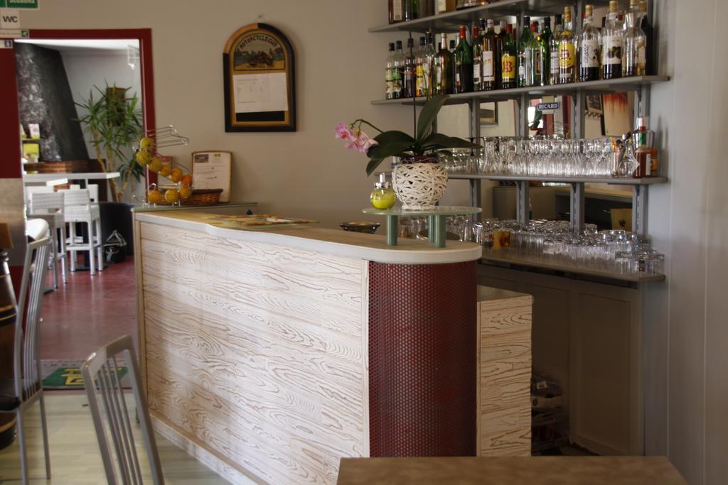 Hotel Relais des Garrigues Grisolles  Exterior foto